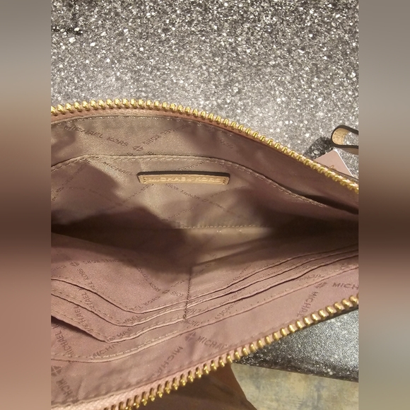 MICHAEL KORS Womens MK Fulton LG Zip CLUTCH Wristlet Wallet Ballet Gold - Picture 5 of 8